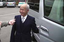 老人ホーム・介護施設のデイサービス送迎01