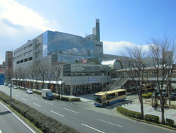 アステ川西の5階が勤務地です